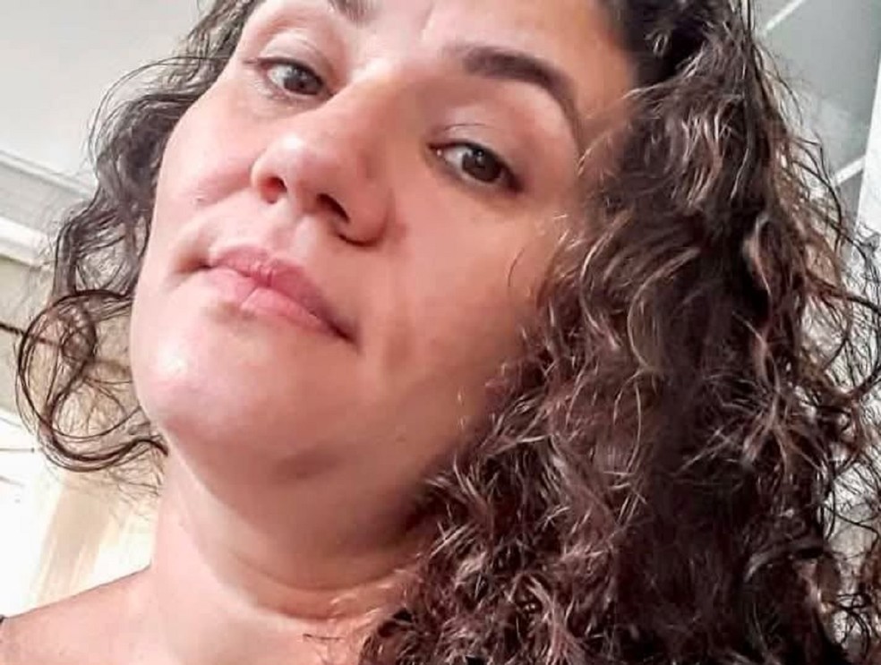 Mulher morre após bater moto contra coqueiro em rodovia de Ourinhos — Foto: Reprodução