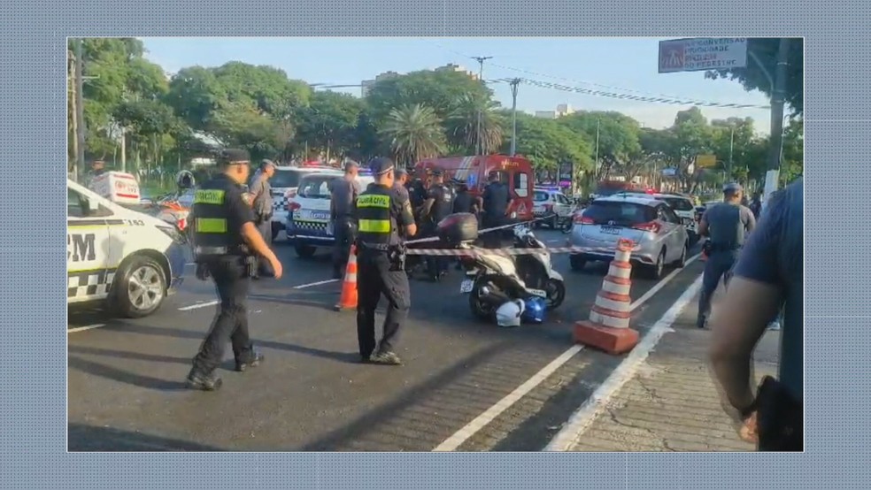 Briga de trânsito na Ponte das Bandeiras, em SP — Foto: Reprodução/TV Globo