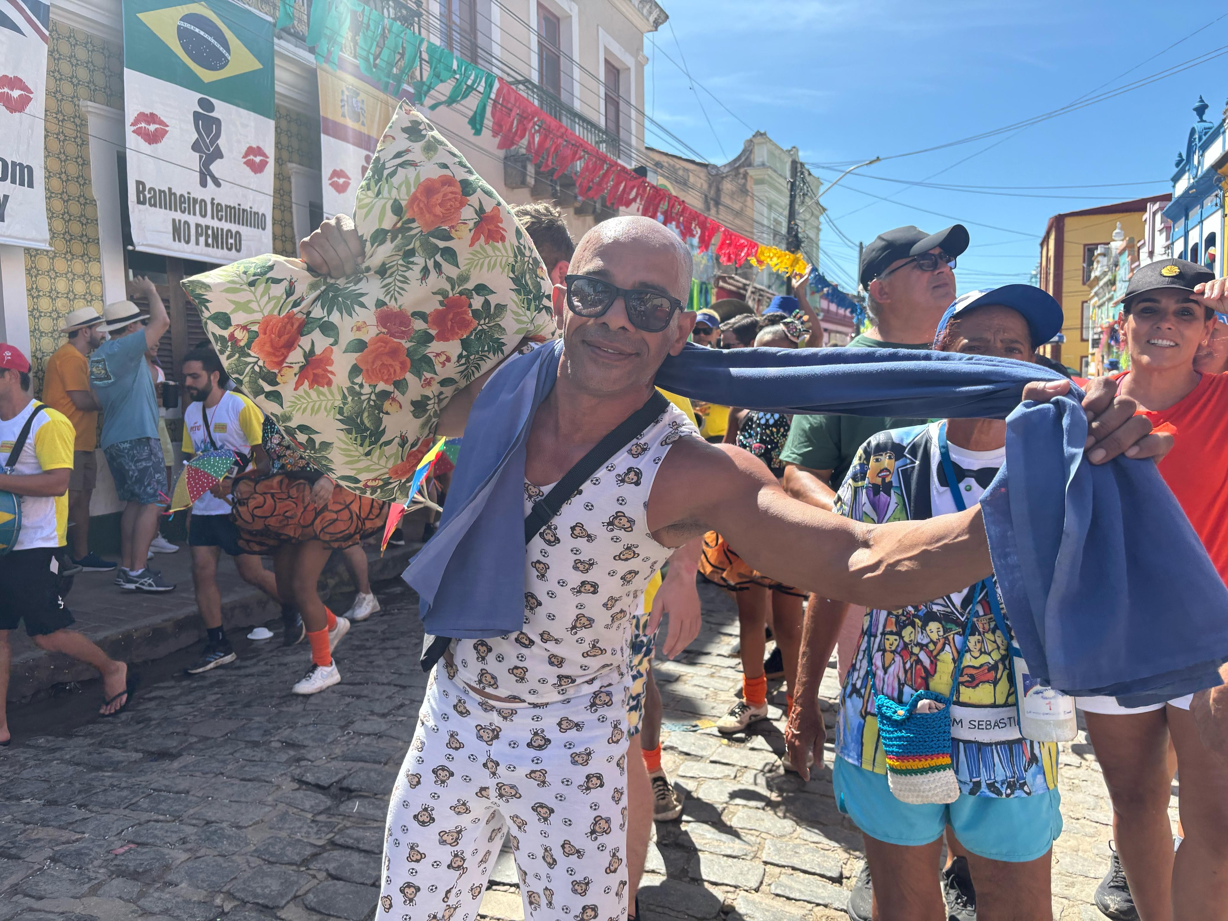 A Corda: conheça o bloco que invade casas em Olinda para tirar foliões da cama em dia de carnaval