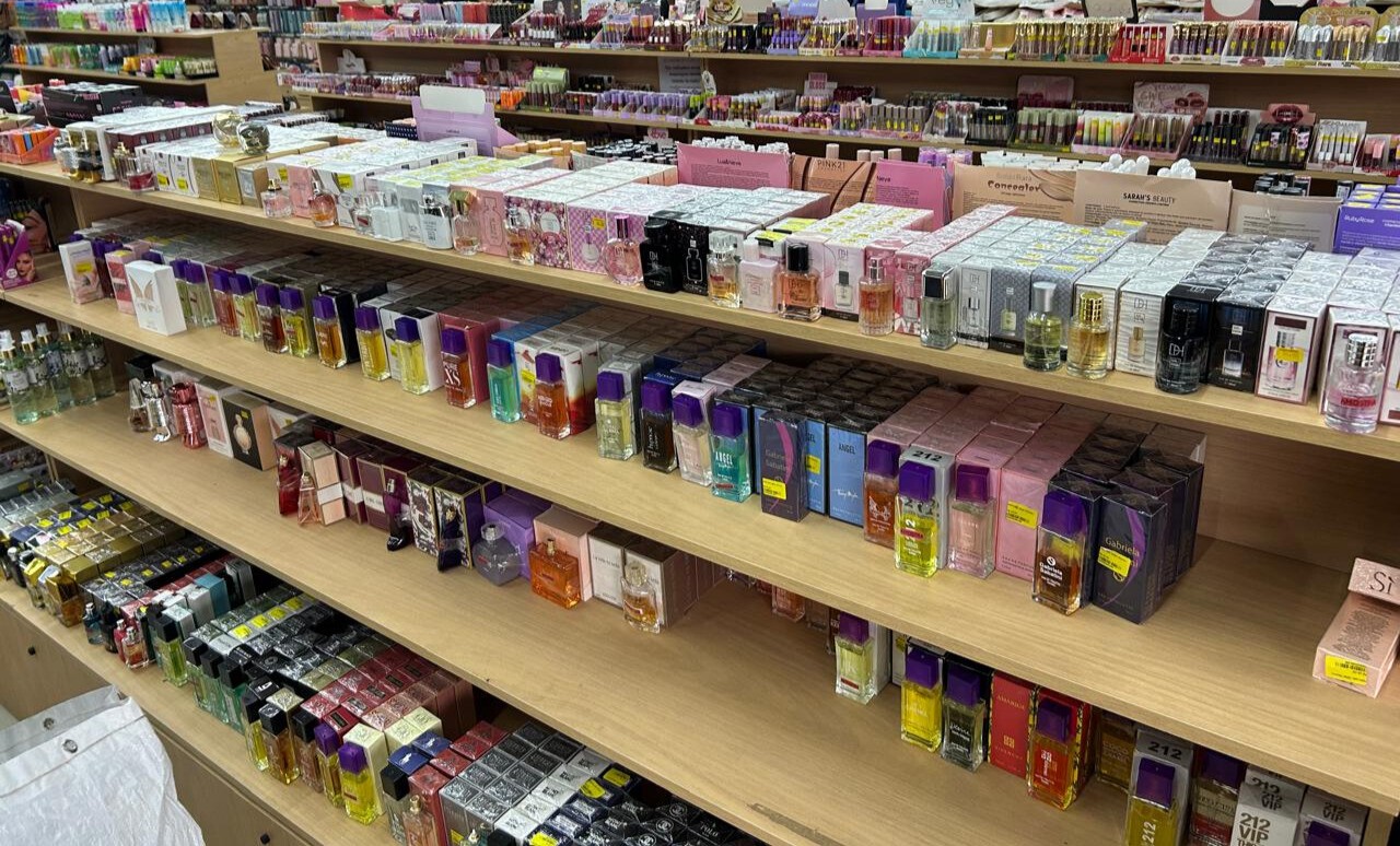 Polícia apreende perfumes falsificados em Curitiba