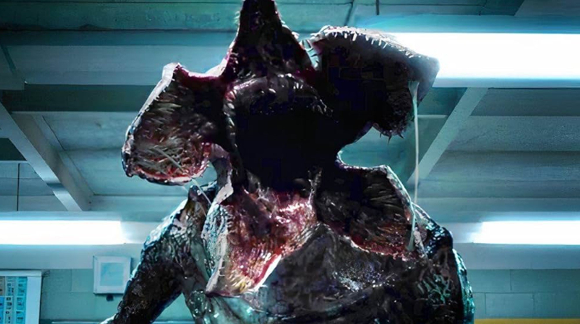 É #FAKE vídeo de 'Demogorgon' enjaulado em balsa durante evento de 'Stranger Things' na Tailândia; cena foi feita com IA