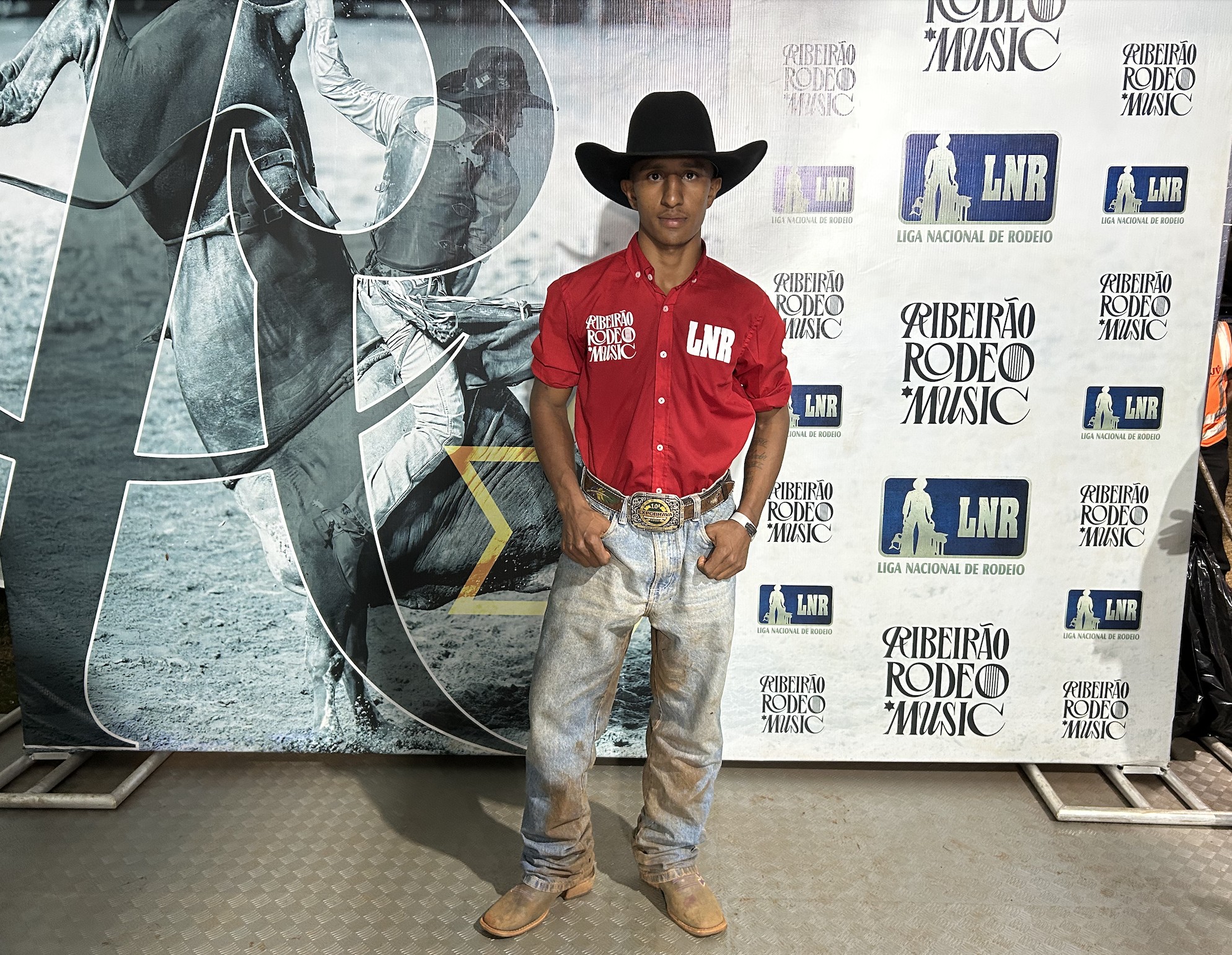 Peão paraense se consagra campeão da montaria em touros no Ribeirão Rodeo Music 2026