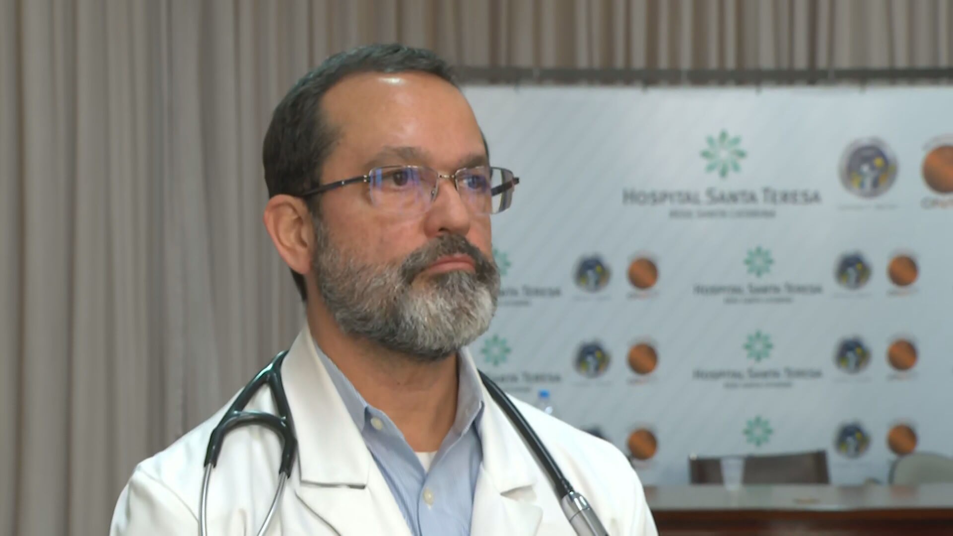 Médico que cuidou de Cid Moreira disse que ele estava lúcido durante todo o tratamento: 'Trouxe força para equipe trabalhar' 