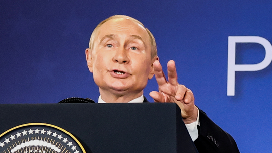 A Otan está envolvida na guerra contra a Rússia, diz Kremlin - Aliado de Putin, Dmitry Medvedev criticou iniciativa da Otan em resposta à invasão do espaço aéreo polonês por drones na semana passada, que prevê abatimento de projéteis russos.