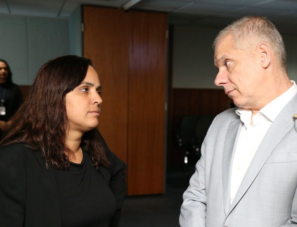 Léa Bressy Amorim e o ex-presidente do INSS, Alessandro Stefanutto — Foto: Foto obtida pelo g1