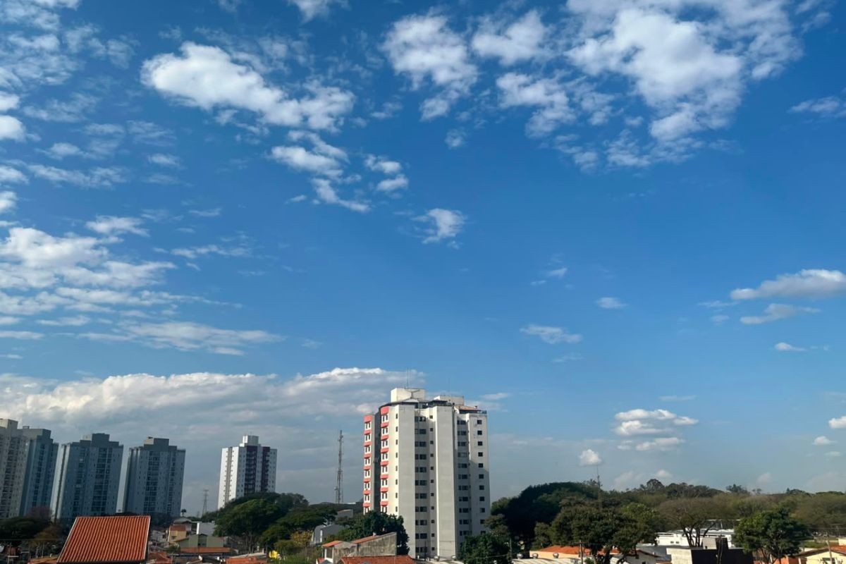 Calor e tempo seco: temperatura pode ficar até 7°C acima da média no Vale do Paraíba