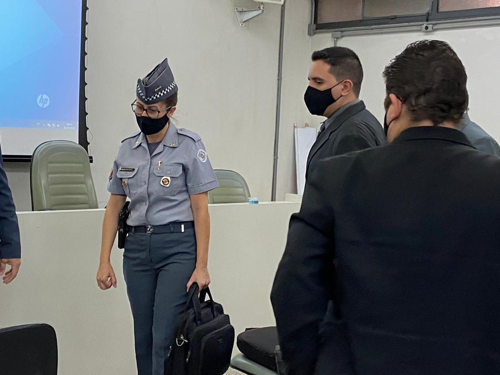 Comandante da PM, tenente-coronel Márcia Cristal, é ouvida em CP sobre vereadora que teve carro guinchado em Marília — Foto: Flávio Coelho/TV TEM