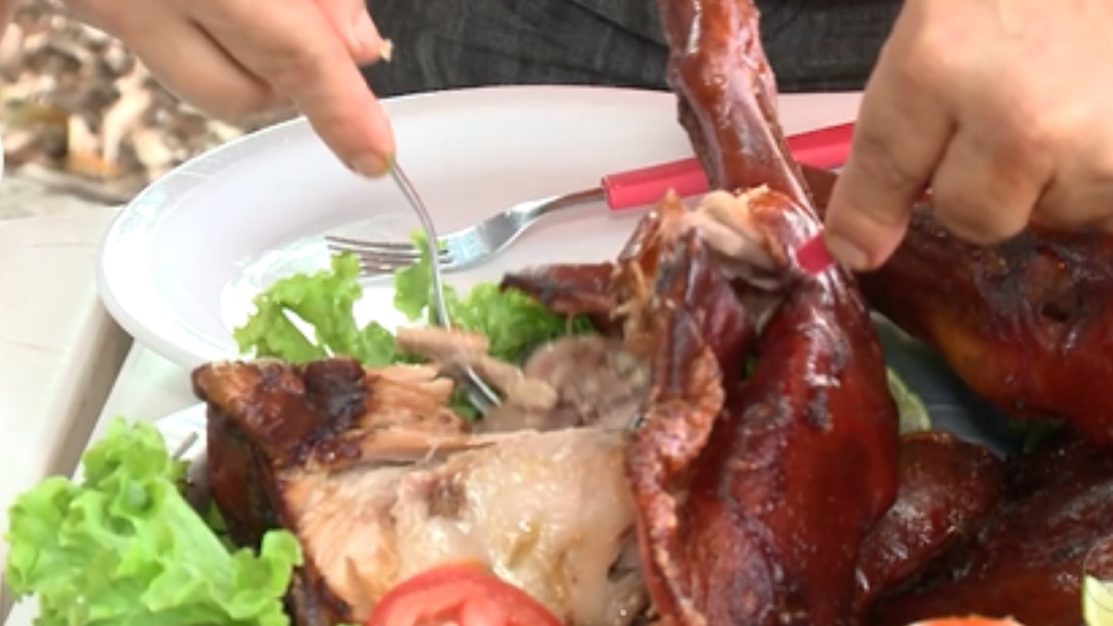 Clube Rural ensina deliciosa receita de leitoa assada recheada com miúdos 