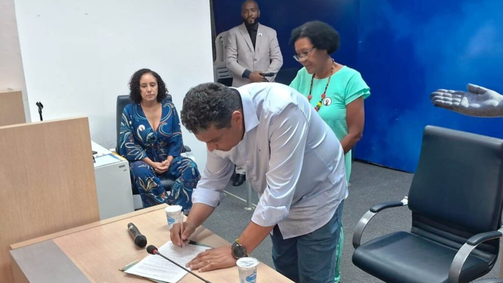 Oficializada adesão de Poços ao Sistema Nacional de Promoção da Igualdade Racial