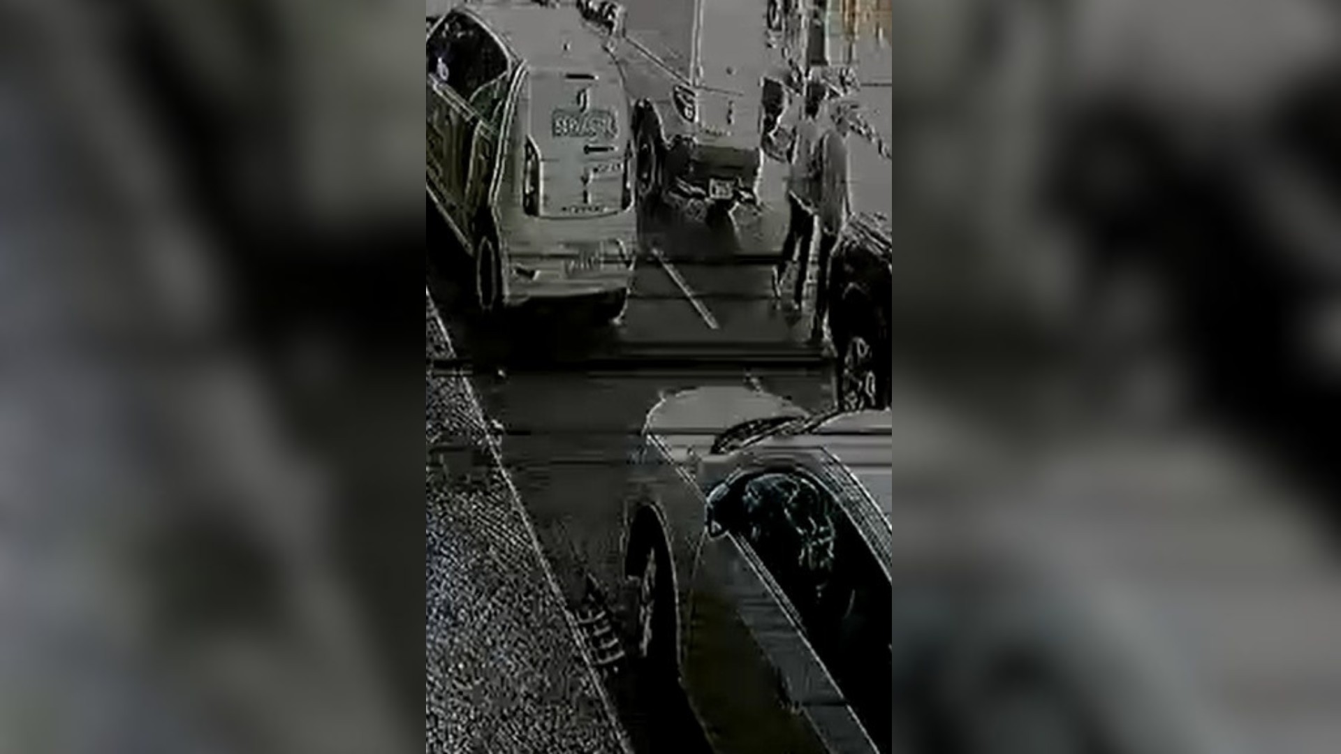Duas idosas são atropeladas ao atravessar rua em Patos de Minas; VÍDEO