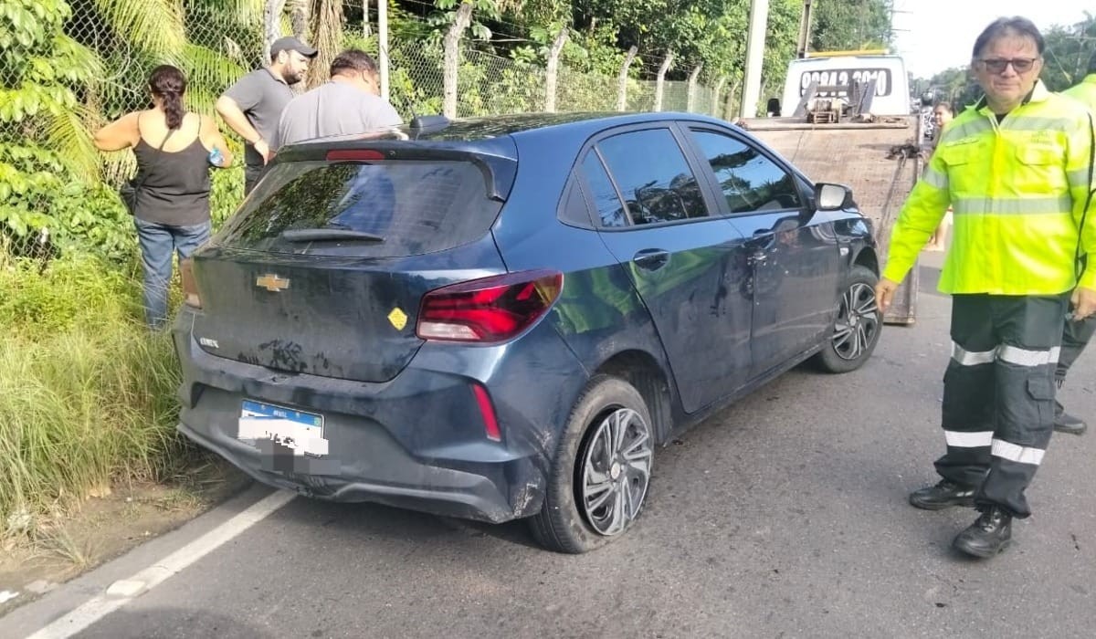 Acidente com quatro veículos deixa homem ferido na Zona Oeste de Manaus