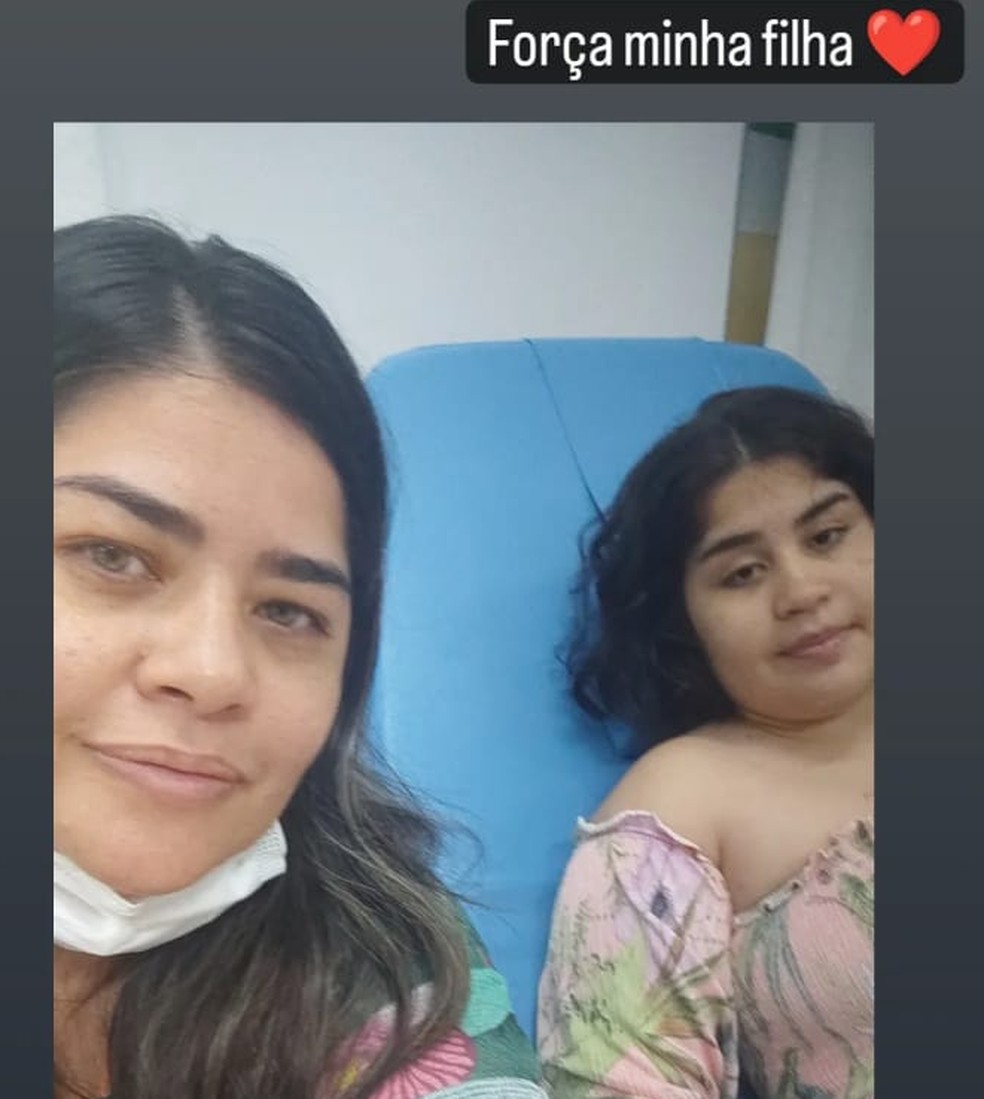 Heliana conta que parceria entre ela e a filha tem ajudado as duas no tratamento — Foto: Arquivo pessoal