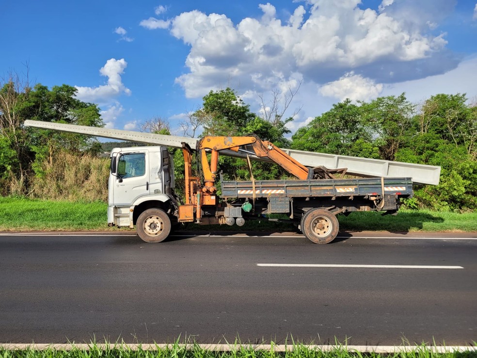 Traseira de caminhão alta é ilegal? Entenda os riscos