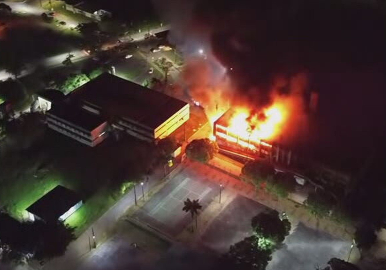 Terceiro incêndio na UFPE em uma semana causa prejuízo de R$ 100 milhões, diz reitor: 'Perda irreparável para universidade e pesquisas'