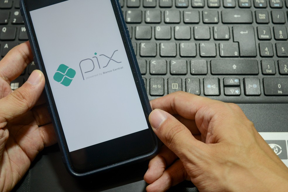 Pix é uma das alternativas de pagamento de taxas municipais em Itaquaquecetuba, Santa Isabel e Suzano. — Foto: ADRIANO ISHIBASHI/FRAMEPHOTO/FRAMEPHOTO/ESTADÃO CONTEÚDO