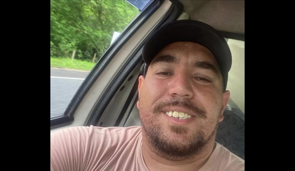 Vídeo mostra execução de homem na frente de um restaurante com clientes em Cachoeira de Macacu