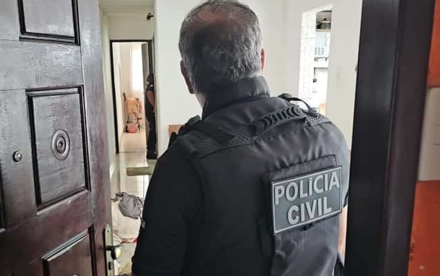 Mulher de 44 anos suspeita de perseguição e importunação sexual contra jovem de 21 é presa na Bahia