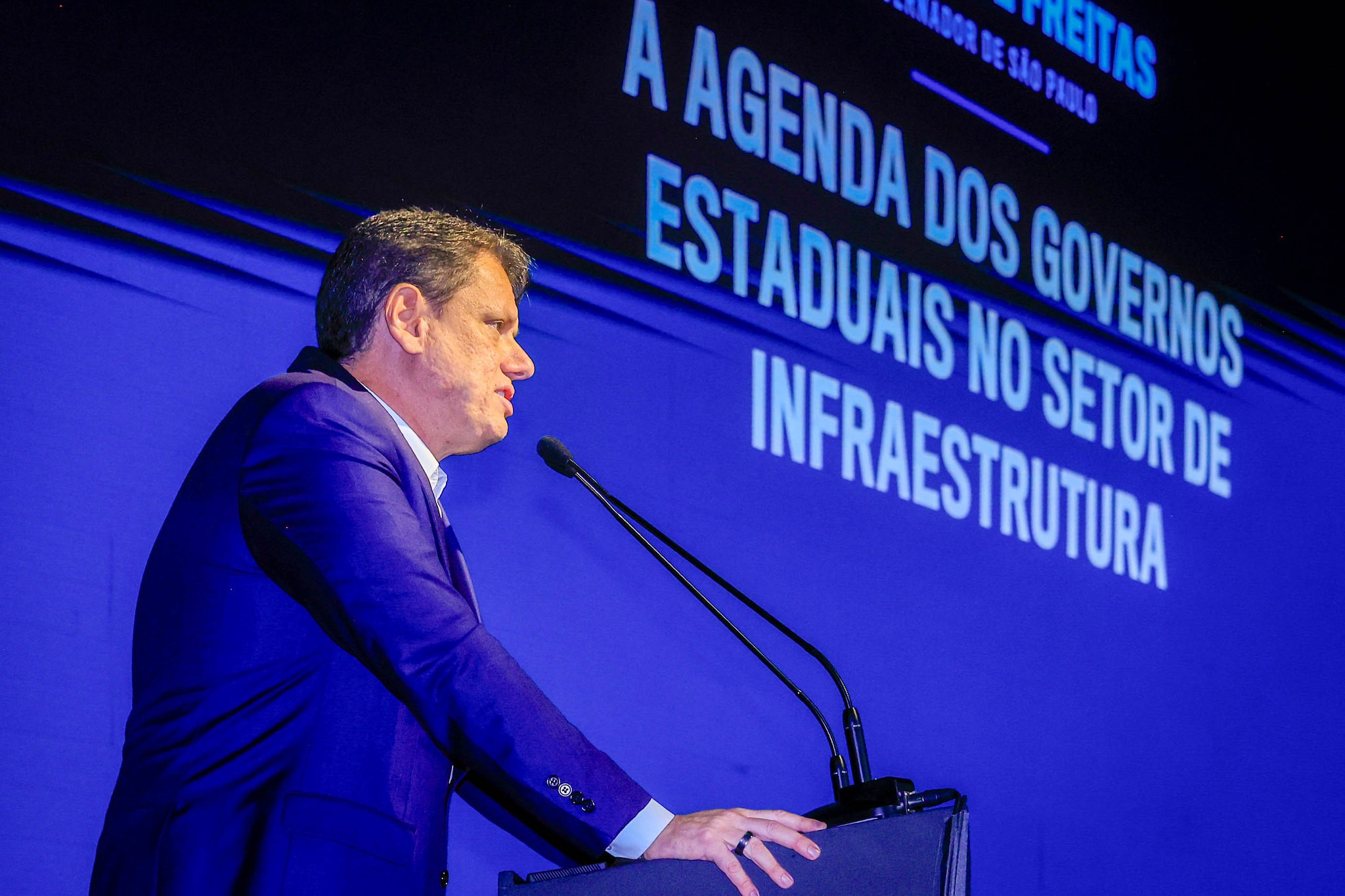 Tarcísio sanciona lei que autoriza estado de São Paulo a contrair cerca de R$ 15 bilhões em empréstimos em dólar