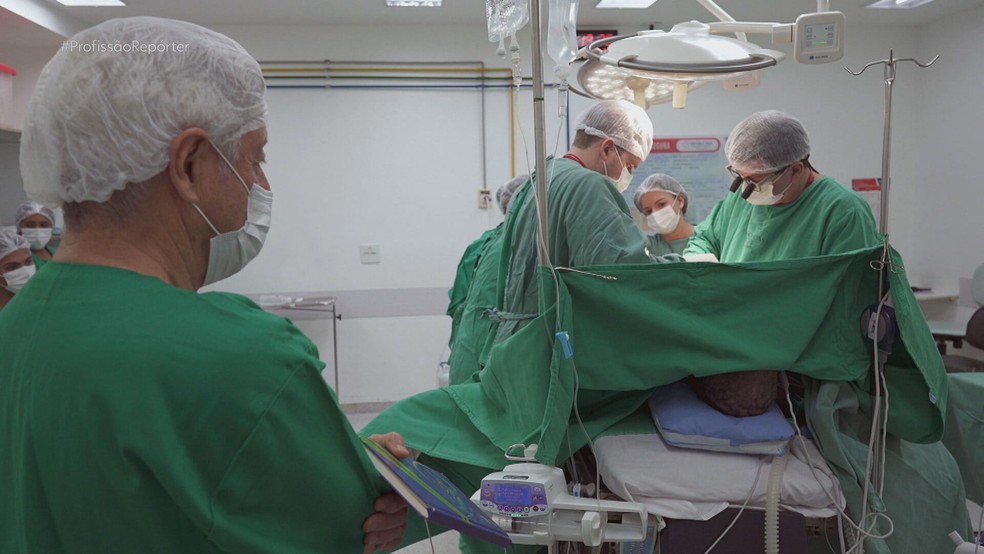 Paciente passar por transplante de rim em Juiz de Fora (MG) — Foto: Reprodução/TV Globo