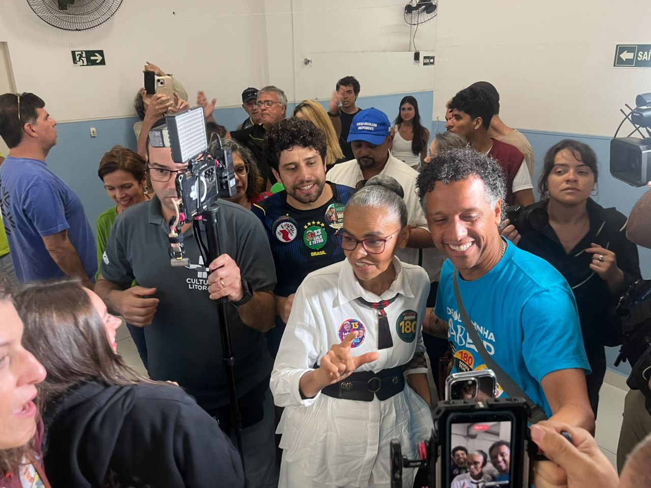 Marina Silva vota em Santos durante o primeiro turno das Eleições 2026