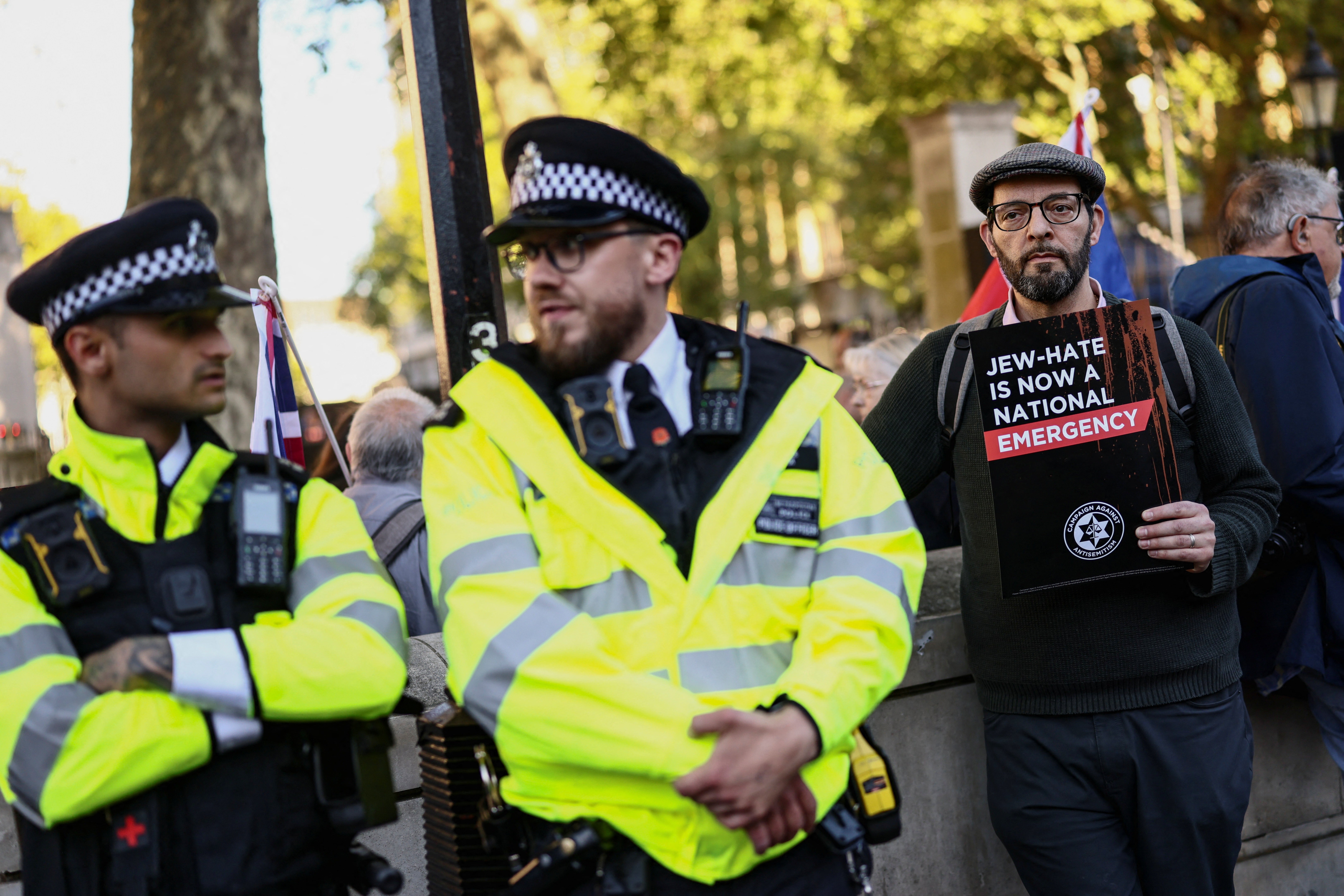 Reino Unido eleva nível de ameaça terrorista e diz que atentado é 'altamente provável'