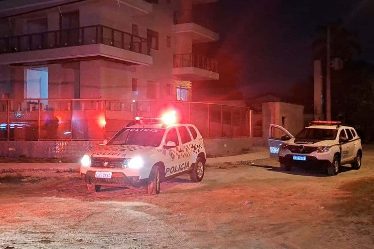 Homem morre após ser baleado no rosto durante assalto em Bertioga, SP