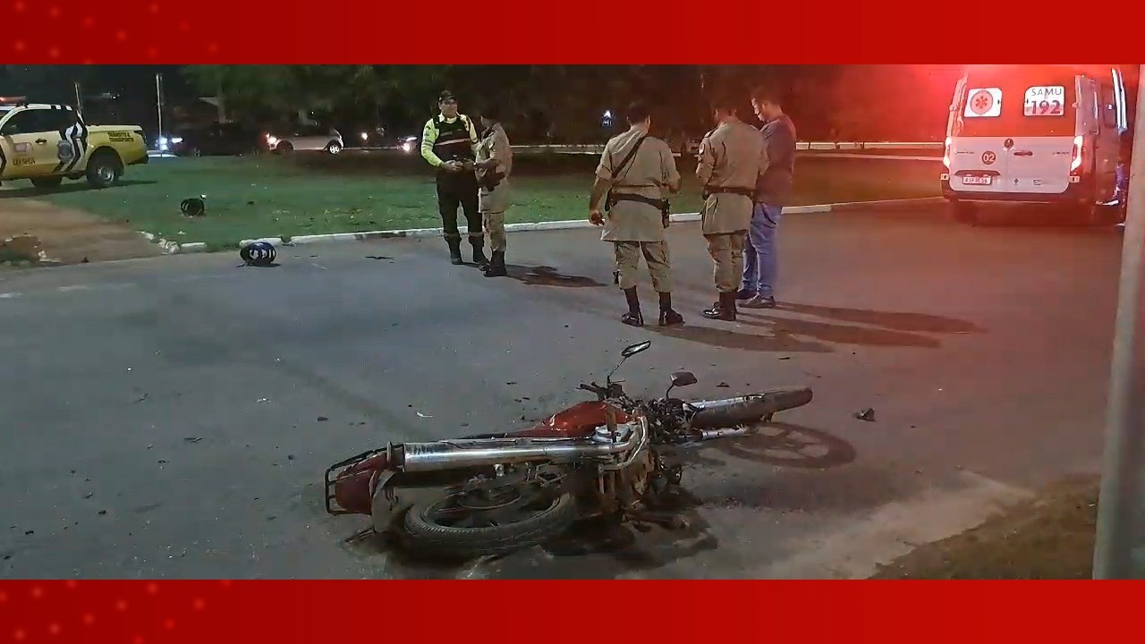 Jovem morre quase um mês após acidente entre moto e carro com equipe médica