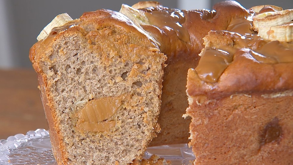 Bolo de banana — Foto: TV TEM/Reprodução