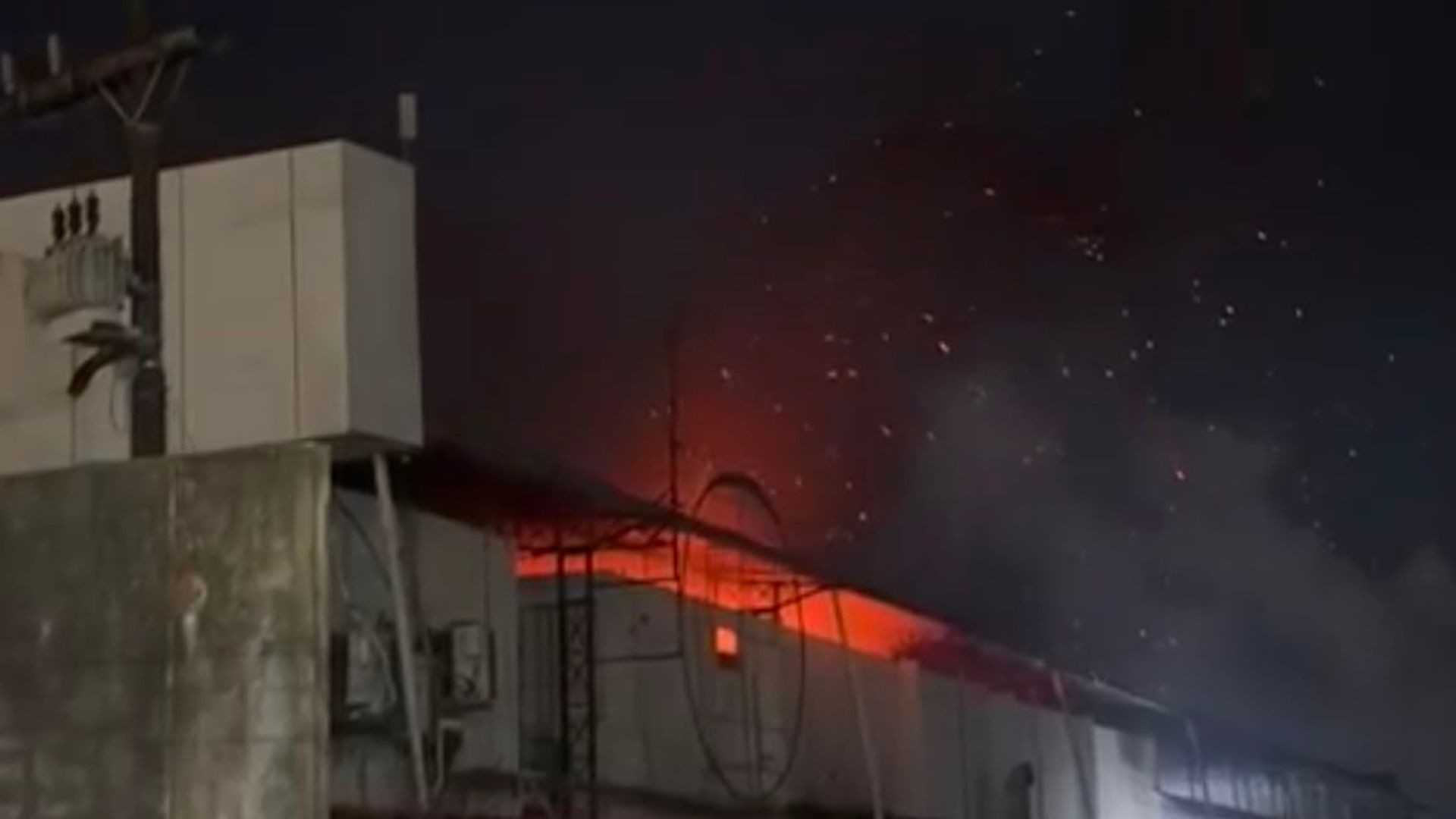 Fire affects part of the restaurant structure in the North Zone of Macapá; VIDEO
