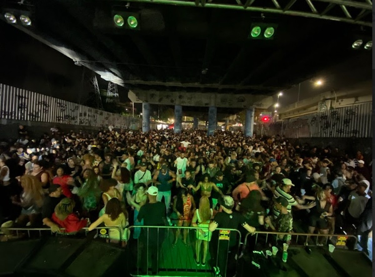 Baile charme do Viaduto de Madureira, samba solidário no Morro do Pinto ...