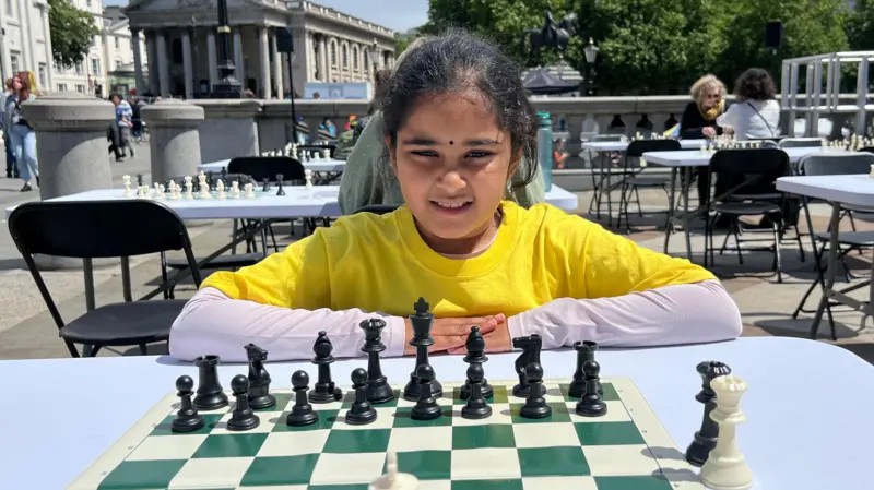 A menina prodígio de 10 anos que virou a mais jovem mestre de xadrez