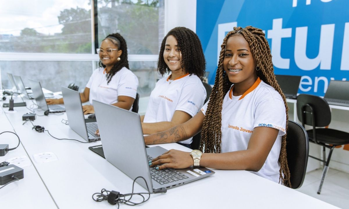 Empresa oferece cursos de capacitação gratuitos para jovens de Salvador e Região Metropolitana