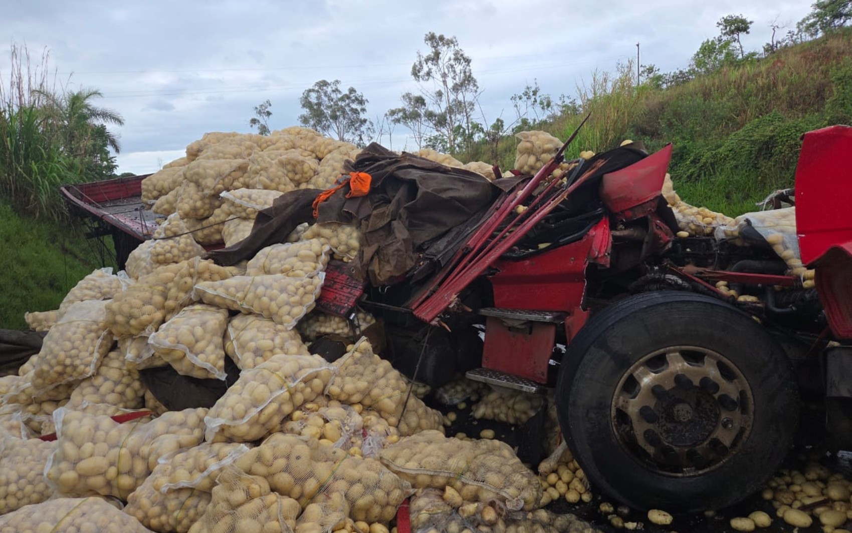 Acidentes em menos de 7h deixam mortos e feridos em rodovias do Alto Paranaíba 