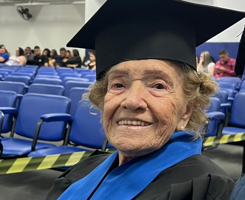 Iolanda Ribeiro Conti se formou no ensino médio aos 91 anos — Foto: Arquivo Pessoal