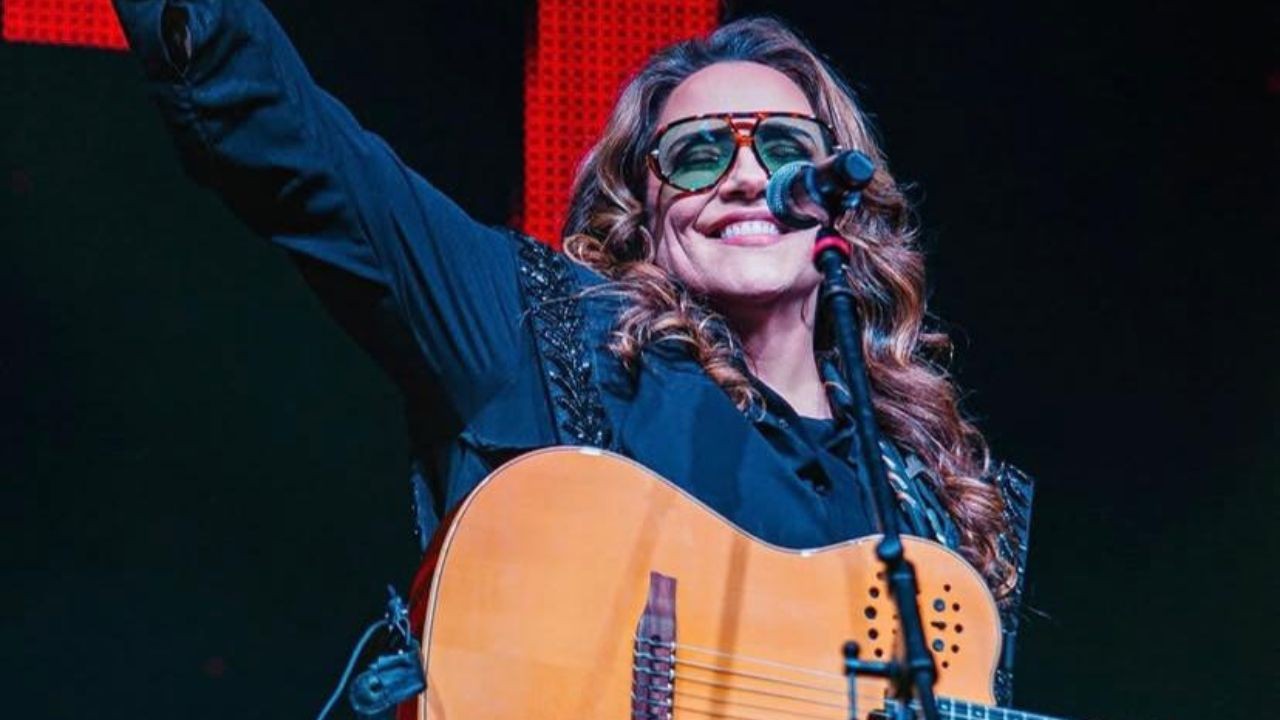 Ana Carolina comemora 25 anos de carreira com show em Manaus neste sábado