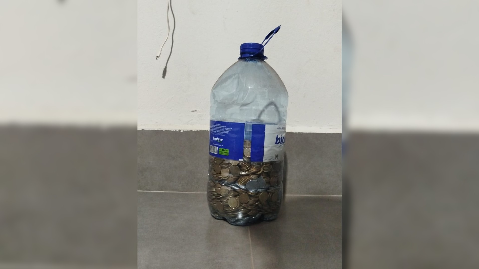 Furto de R$ 10 mil em moedas de R$ 1: Dinheiro roubado por ex-funcionário de loja de conveniência seria usado para viagem à Disney