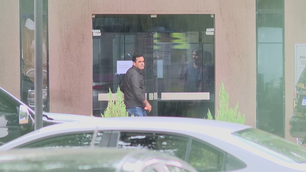 Imagem mostra Bolsonaro na PF em Brasília — Foto: Rafael Sobrinho/TV Globo