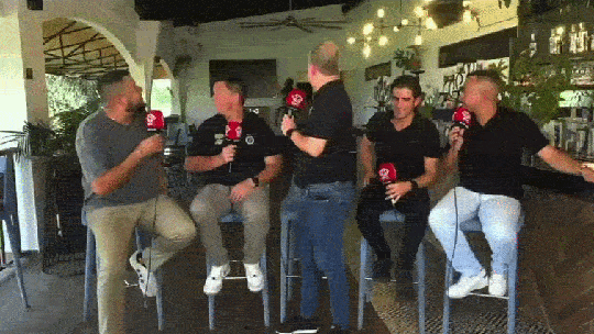 VÍDEO: Apresentadores abandonam programa esportivo durante terremoto