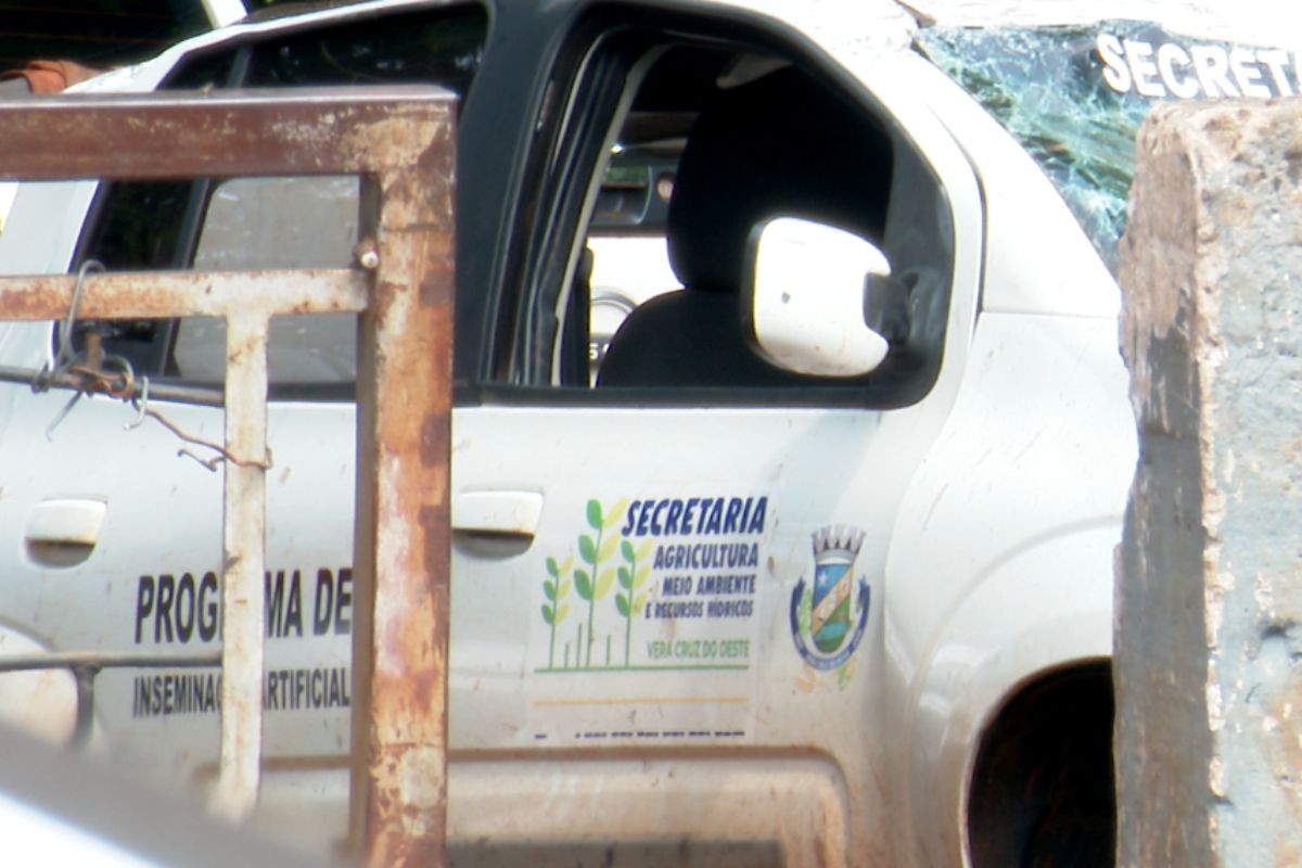 Enquanto atendia capotamento, PRF descobre que carro foi furtado de prefeitura do Paraná