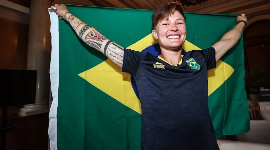 Quem é a atleta de rugby que será porta-bandeira do Brasil na Olimpíada após superar câncer de mama
