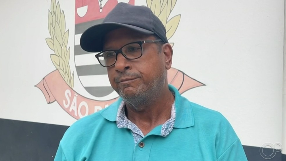 Gerson Romualdo Alves, pai de Carmen, em Ilha Solteira (SP) — Foto: Reprodução / TV TEM