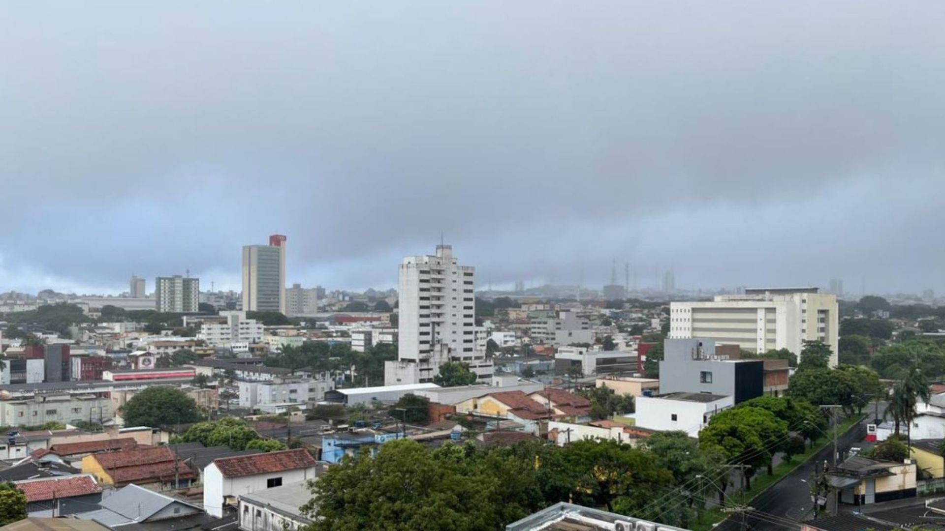 Eleições 2026: Fim de semana tem nuvens e risco de temporais isolados em Uberlândia e região 