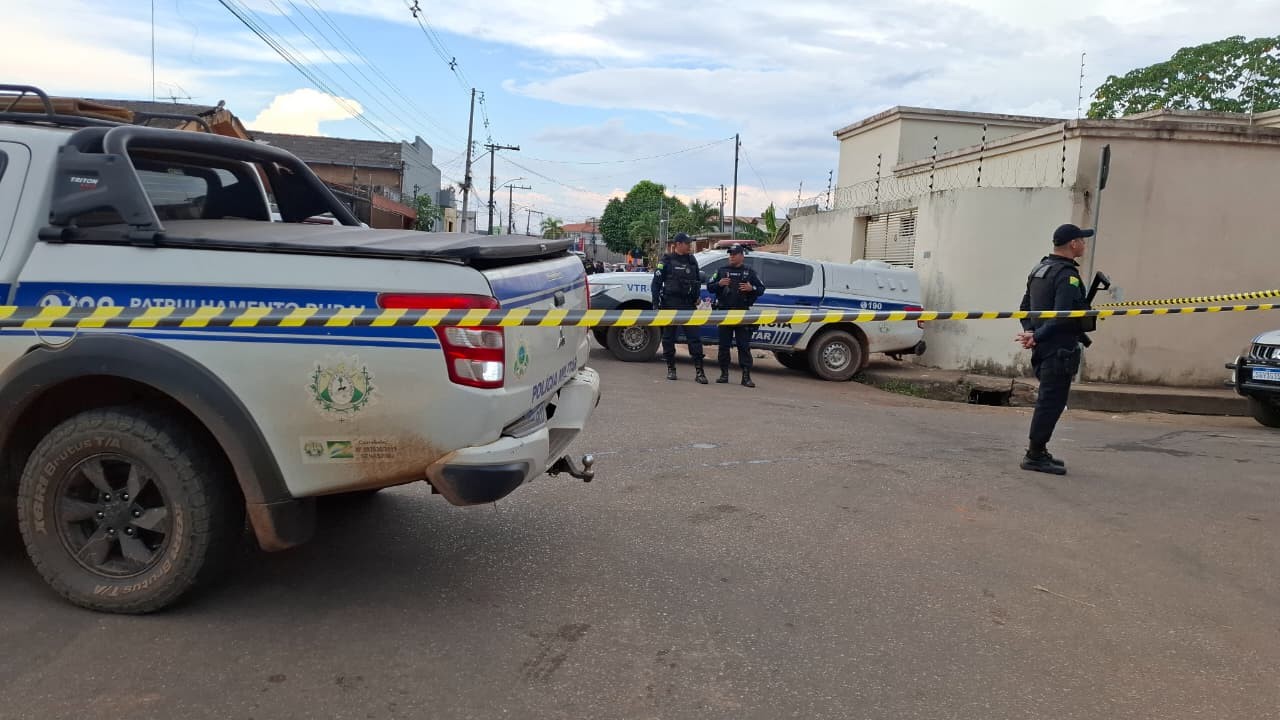 Suspeito de roubar motocicleta é morto em perseguição policial em Rio Branco; comparsa foi preso