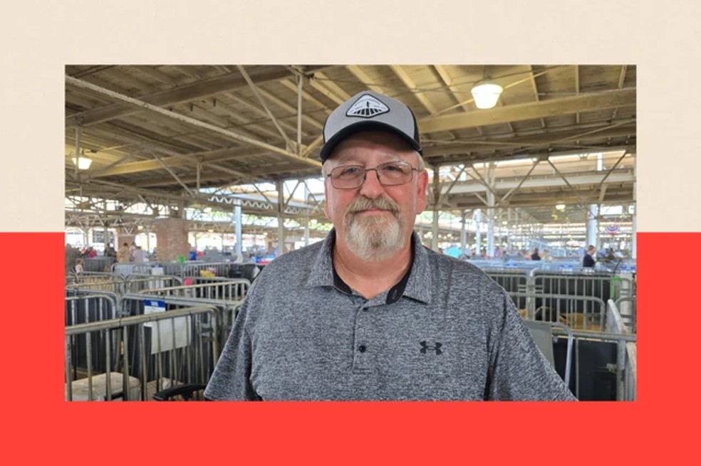  'Estou meio preocupado', afirma Tim Maxwell, dono de uma fazenda de produção de grãos e criação de porcos perto de Moscow, no Estado americano de Iowa — Foto: BBC