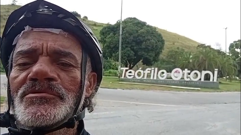 Catador de reciclveis do interior de SP viaja quase 3 mil km de bicicleta para ver o pai na Paraba: Muita saudade  Foto: Arquivo pessoal/Vanessa Fernandes