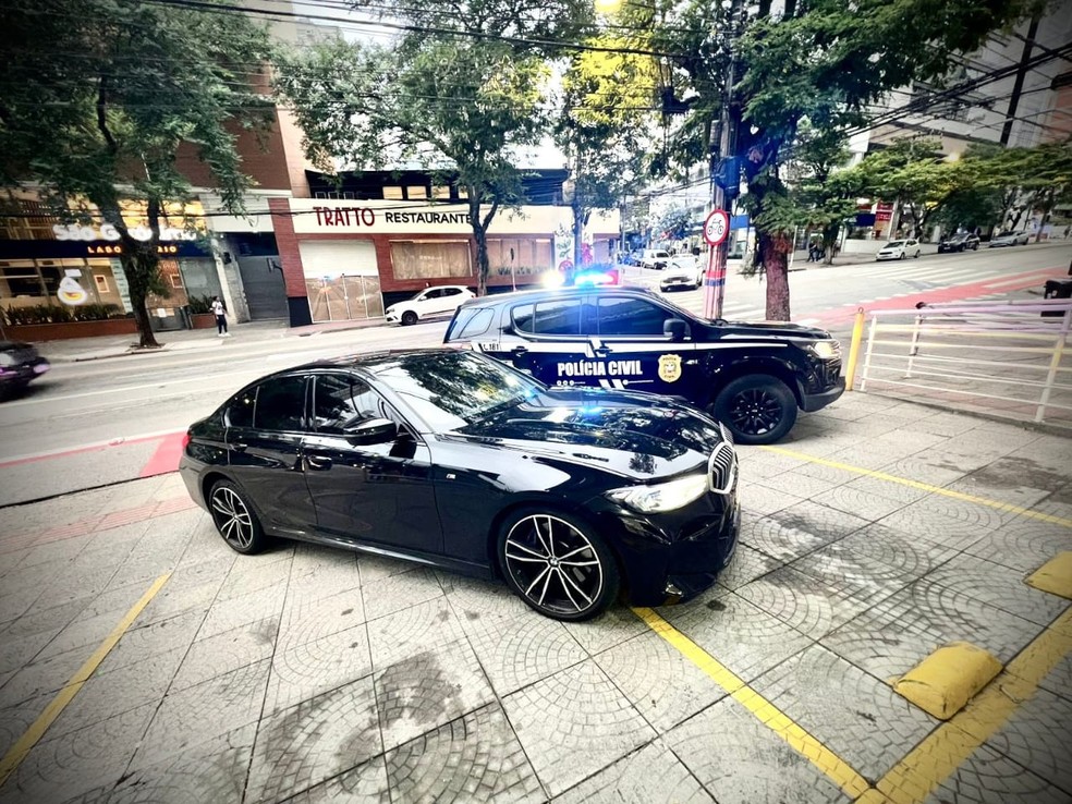 Carro de luxo apreendido na operação da Polícia Civil