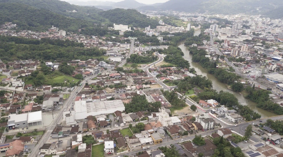 Hackers desviam R$ 12 milhões de prefeitura em SC | G1