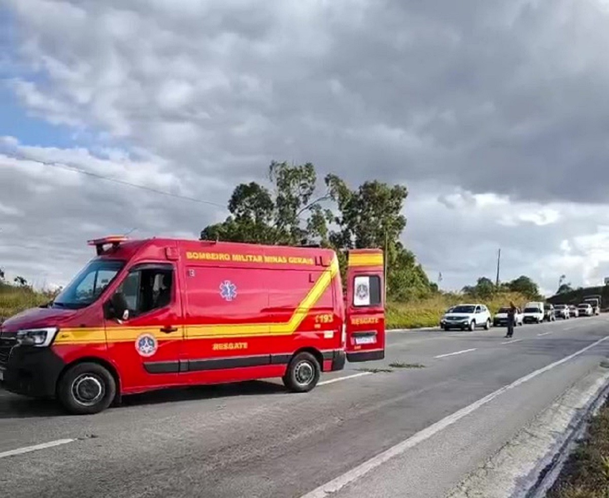 Motociclista morre em batida com caminhão na BR-265