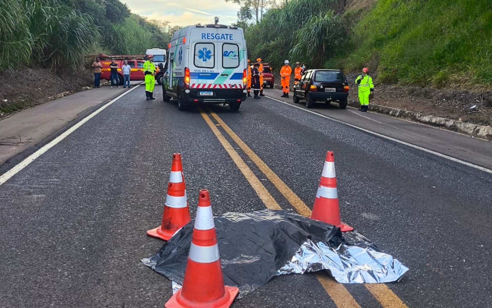 Homem morre após ser atropelado na BR-265, próximo a Santana da Vargem, MG