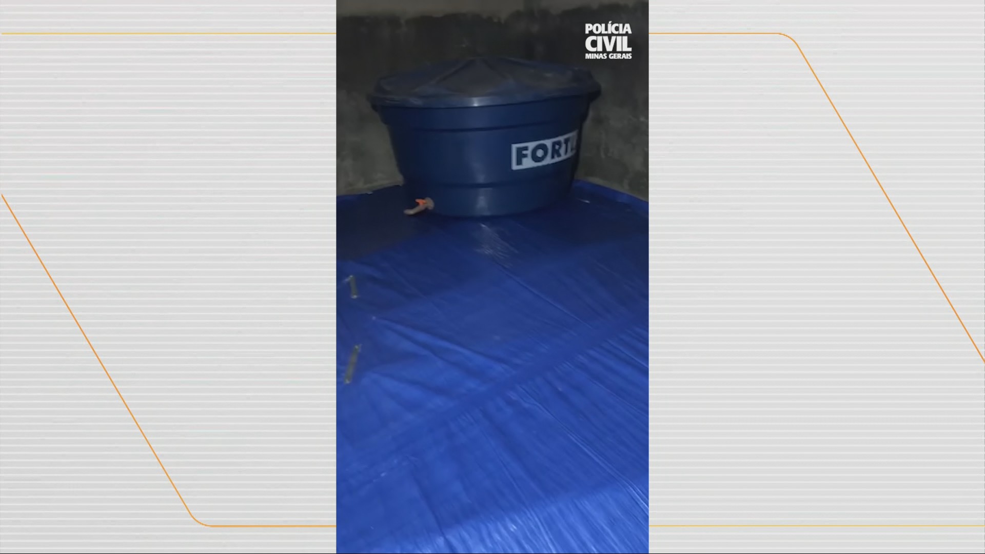 Vídeo mostra bebida falsa armazenada em caixa d'agua em fábrica clandestina fechada em BH